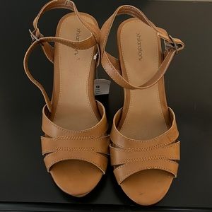 Xhillaration high heels sz 9